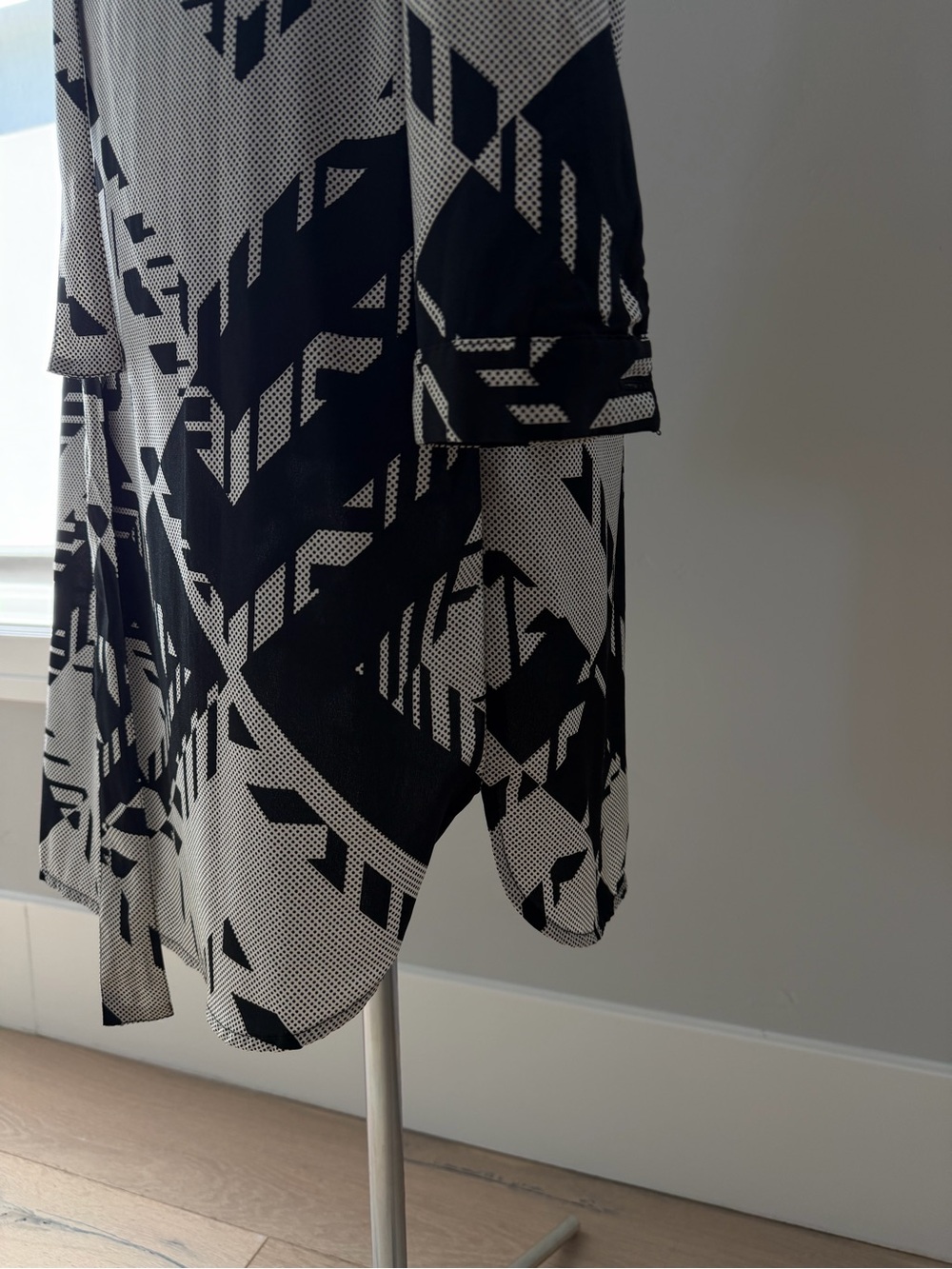 Black & White Long-Sleeve No-Iron Geometric Shirt Dress - Picture 3 of 5